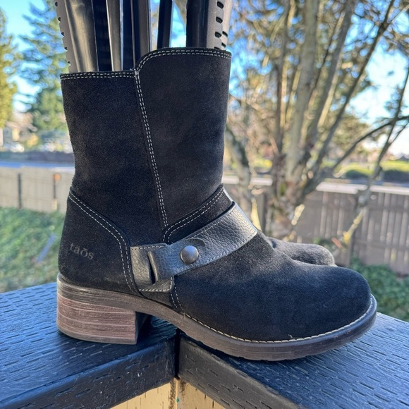 Taos Footwear Shoes - Taos Women’s Craft Black Suede Leather Side Zip Heeled Boots Size 40